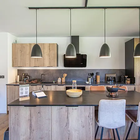 Appartement Chic Alpin De 100M² Avec Balcon Et Garage, Proche Centre Megeve - Fr-1-569-100 Megève