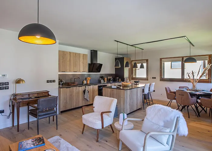 Appartement Chic Alpin De 100M² Avec Balcon Et Garage, Proche Centre Megeve - Fr-1-569-100 Daire