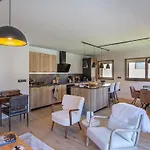 Chic Alpin De 100m² Avec Balcon Et Garage, Proche Centre - Fr-1-569-100 Apartmán