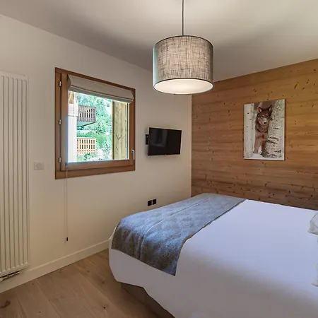 Chic Alpin De 100m² Avec Balcon Et Garage, Proche Centre - Fr-1-569-100 * Межев